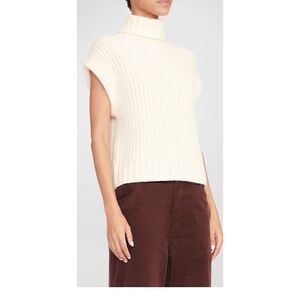 Staud
Bette Merino Wool Short-Sleeve Sweater